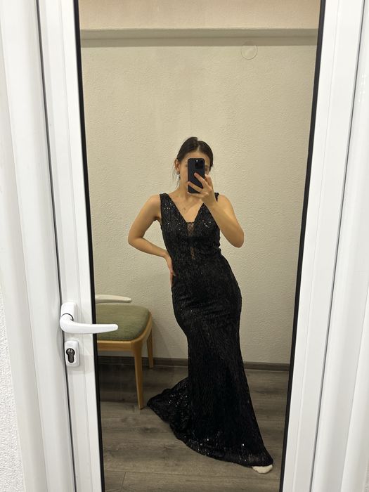 Черна официална рокля