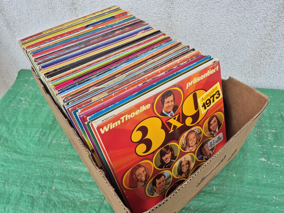 Lot Discuri Vinil colectie 150 LP cu muzica usoara straină mixta