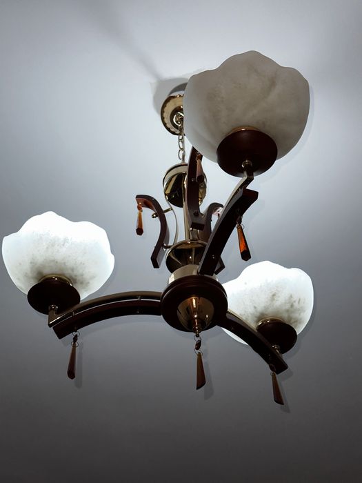 Продается люстра