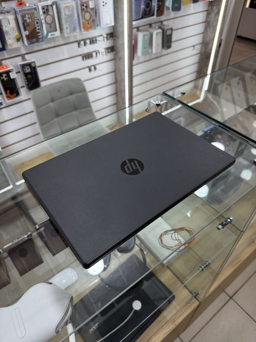 Продаю HP LAPTOP i3