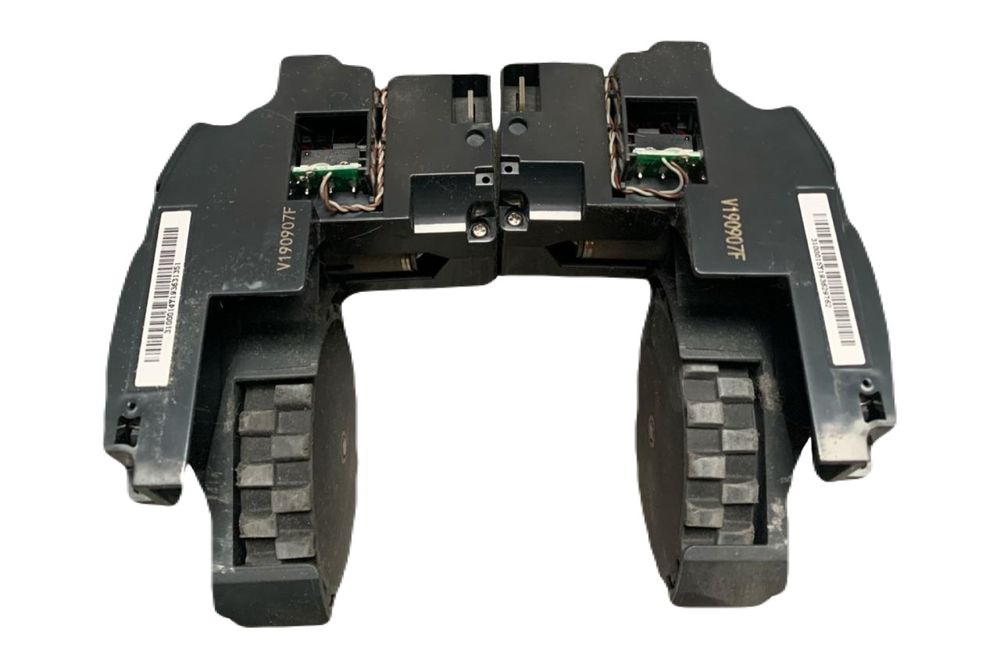 Продам робот пылесос на запчасти, бу ,roborock, s5