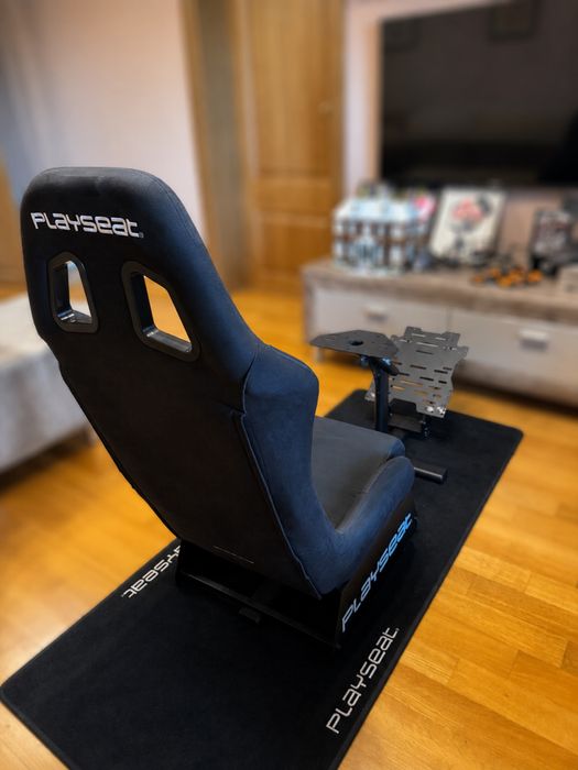 Сим рейсинг кокпит Playseat Evolution