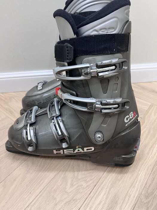 Продам лыжи горные и ботинки