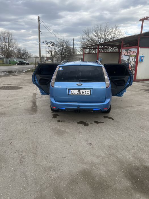 Ford focus        2008