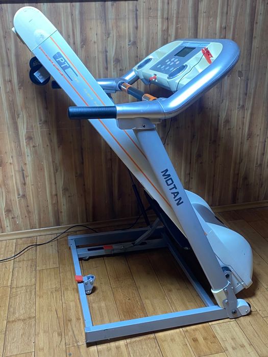 Беговая дорожка Motan