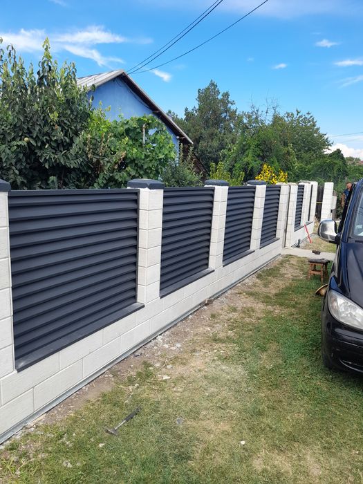 Construim Garduri și porți stil jaluzea șipcă metalică tablă cutata