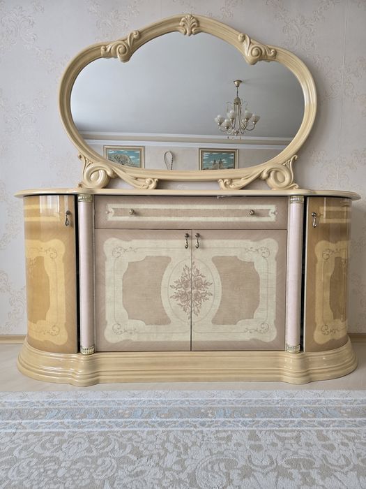 Сервант для посуды и тримо