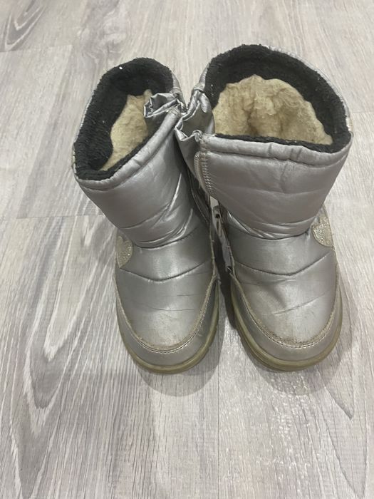 Продам зимние сапоги для девочки