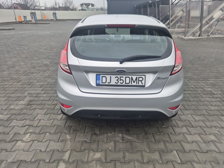 Vând Ford Fiesta diesel