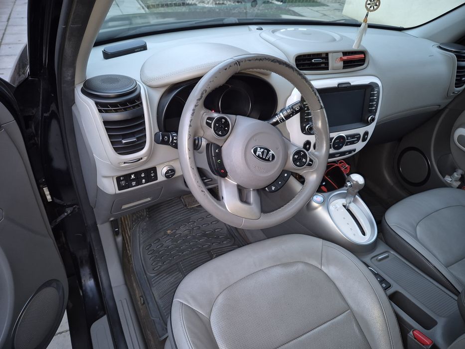 Kia SOUL ELECTRIC / 2018 / 75k KM / 27 KW