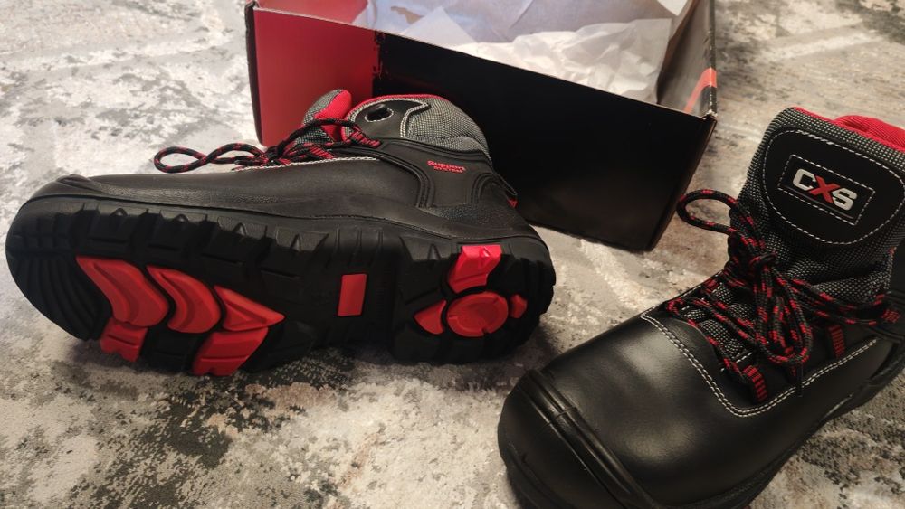 Bocanci de lucru CXS Rock Granite S3, Au fier în bot/Mărimea 42/150lei