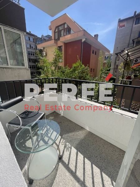 Продава се Тристаен апартамент в Бургас, Възраждане - 101 кв.м за 2525 €/кв.м - Снимка #5