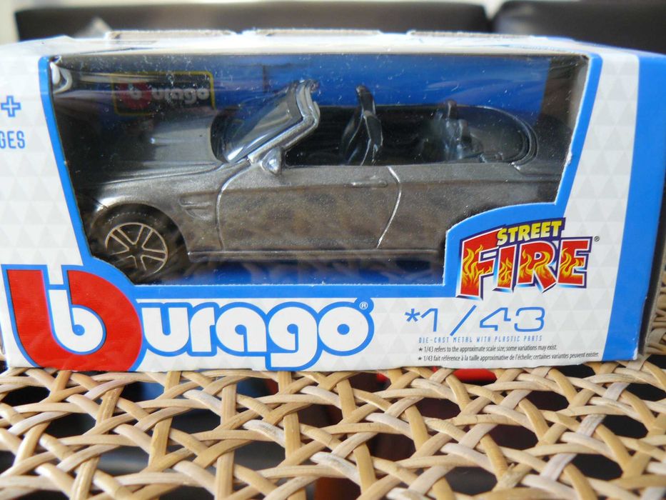 Macheta Auto BMW M4 CABRIO 2016 SILVER,Noua, Scara1:43, Produs Bburago