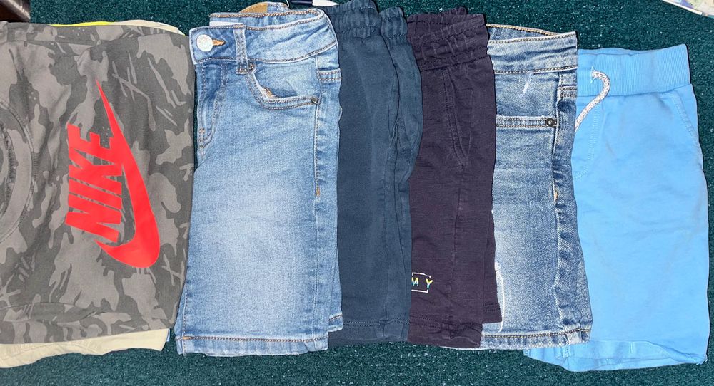 Панталони и блузи