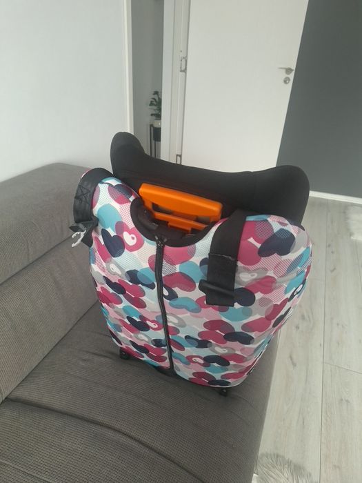 Vând scaun auto U-Grow isofix 9-36kg