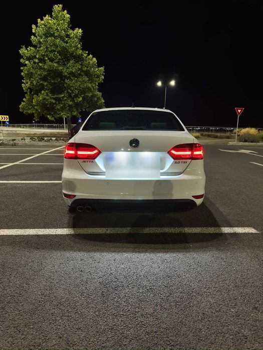VOLKSWAGEN Jetta 2012 — imagine 3