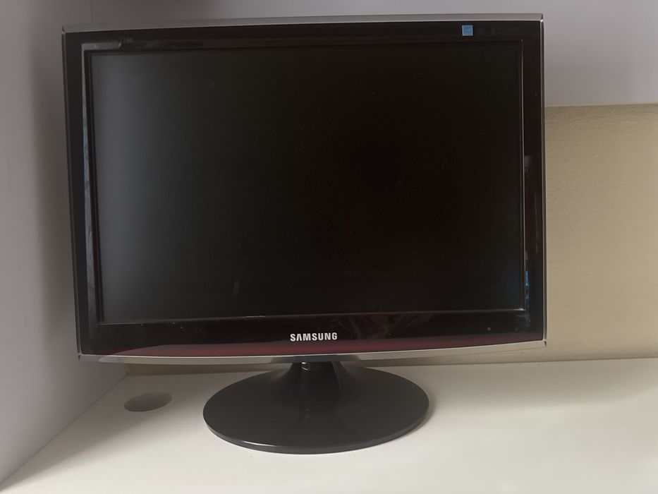 Монитор samsung