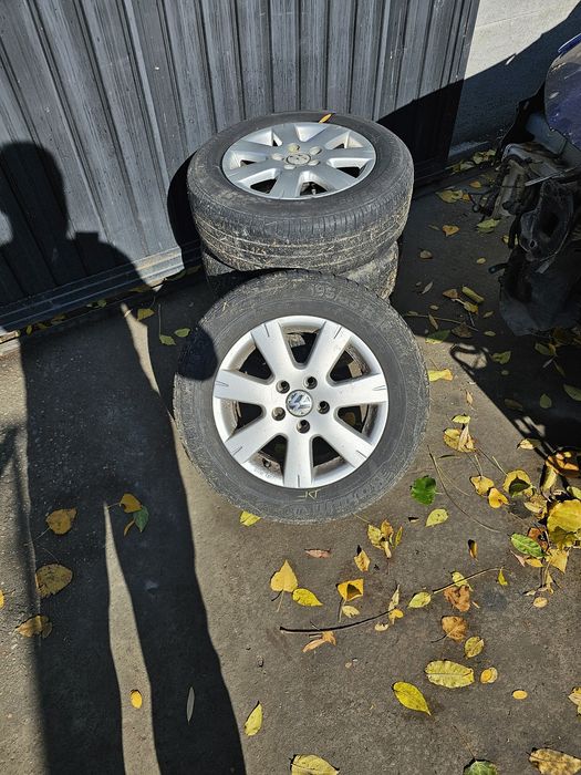 Dezmembrez vw golf 5 1.9 bls