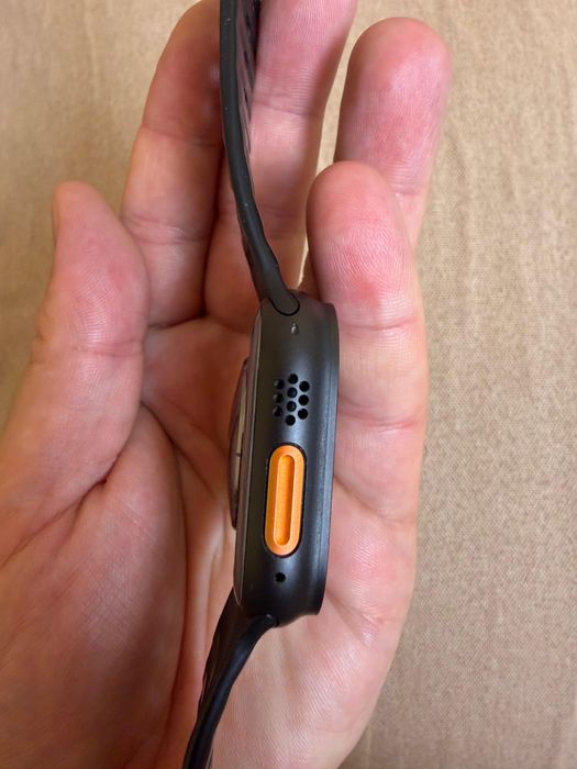 Apple Watch Ultra 2. 49mm Black Titanium Edition.  Dark Green Alp Lp M