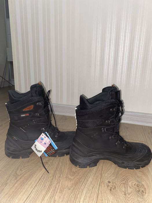 Продается спецодежда,комбинезоны,сапоги