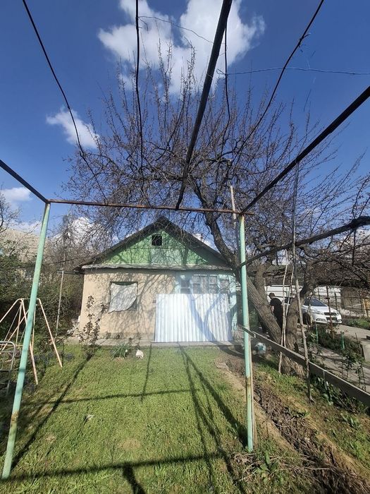 Parkent navboxor dacha sotiladi