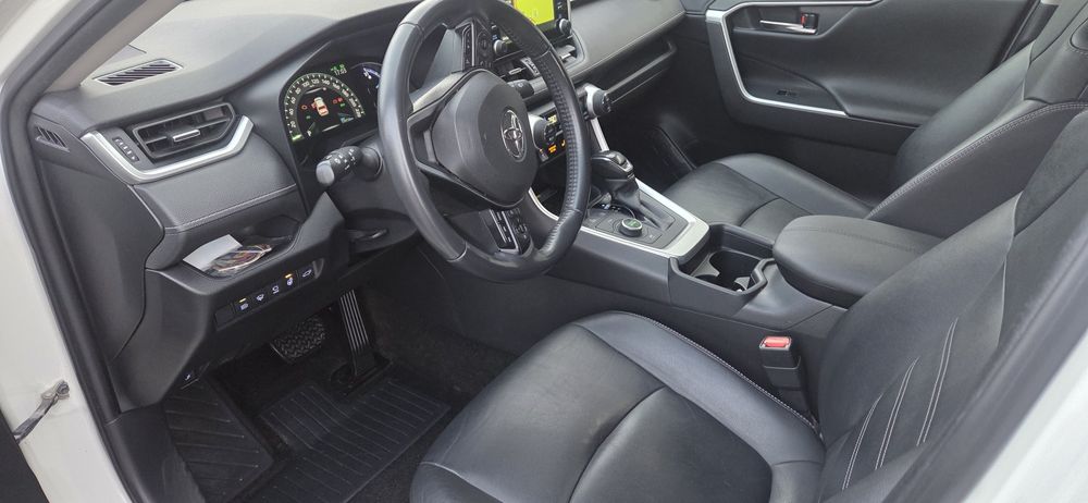 Toyota RAV4 2.5 ful hibrid, 4x4, piele