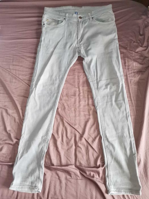 Blugi si camasi barbati