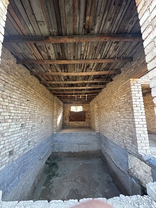 Nazarbek uchastka sotiladi 5 sotix 3 xona karobka