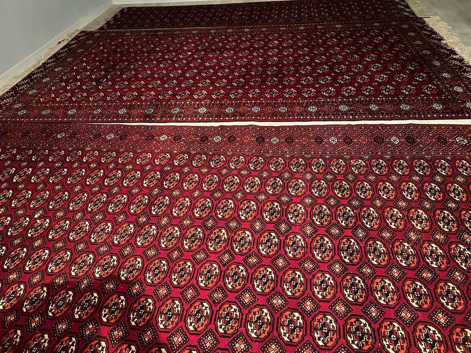 Қолдан тоқылған кілемдер