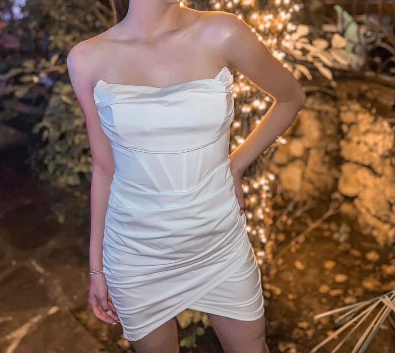 Бяла рокля Trendyol