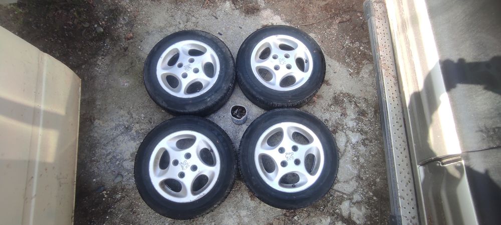 Гуми с джанти 14" Пежо