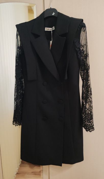 Елегантна дамска рокля