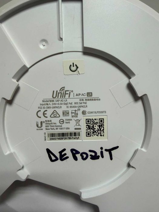 Access Point Ubiquiti UniFi AP AC LR (UAP-AC-LR), set 3 bucăți, WiFi profesional dual-band + injectoare PoE incluse