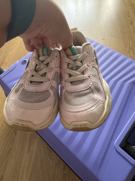 Vand papuci copii Zara 24 ca noi