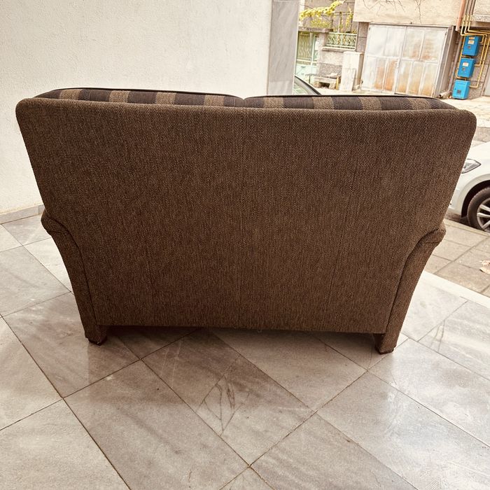 Холандски двуместен диван – вълнена дамаска, отлично състояние