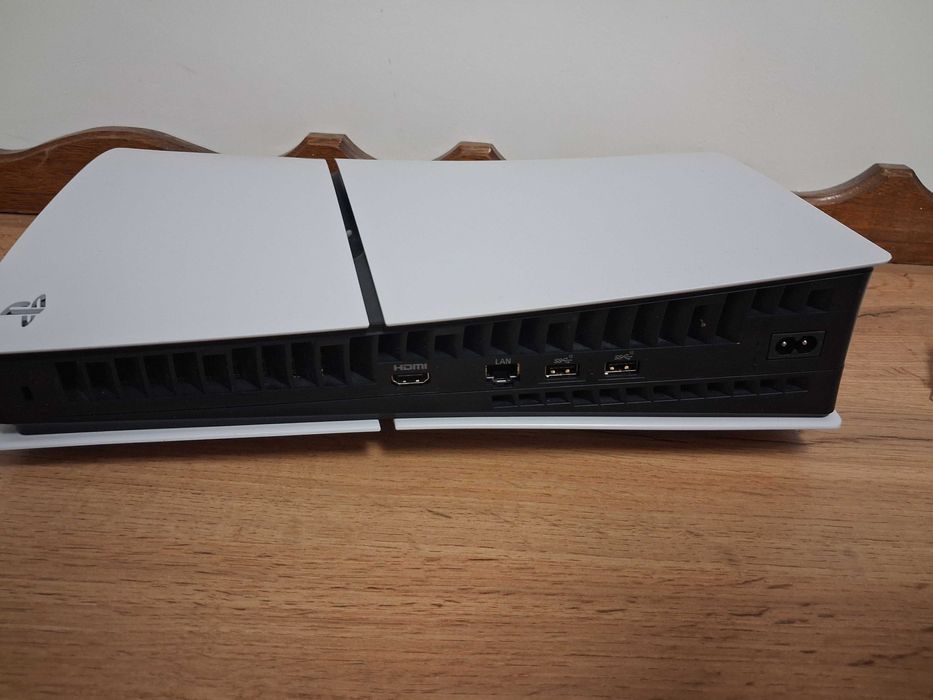 PlayStation 5 slim disc 1T putin folosit, 3 ani garantie ALTEX