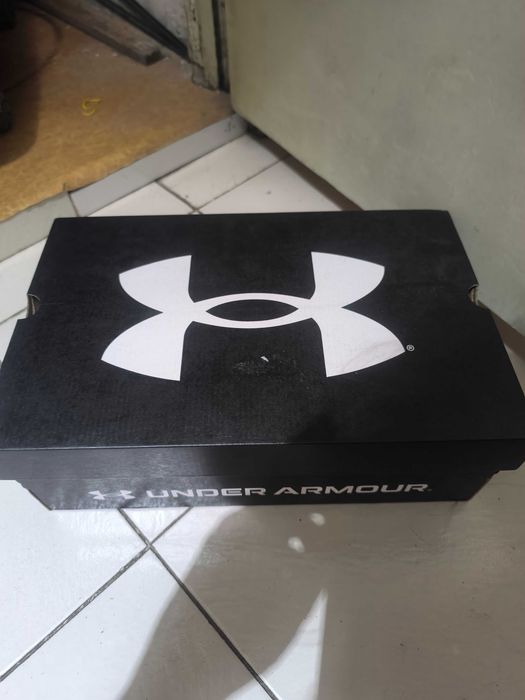 Маратонки Under Armour Charged Assert 10