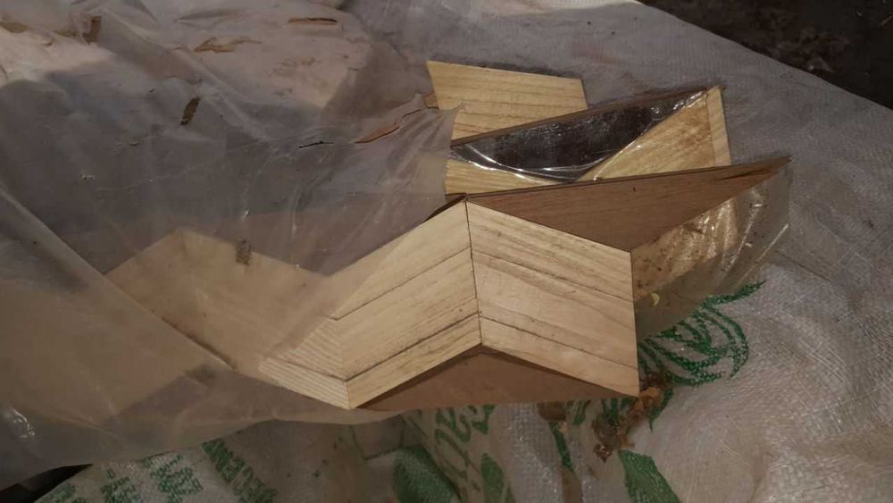 Паркет дуб пальма  ясень 120 квадрат 1100 y.e   художественный остаток