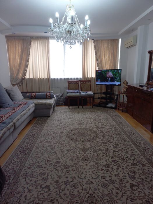 Ковер б/у, 5х2,5 метров