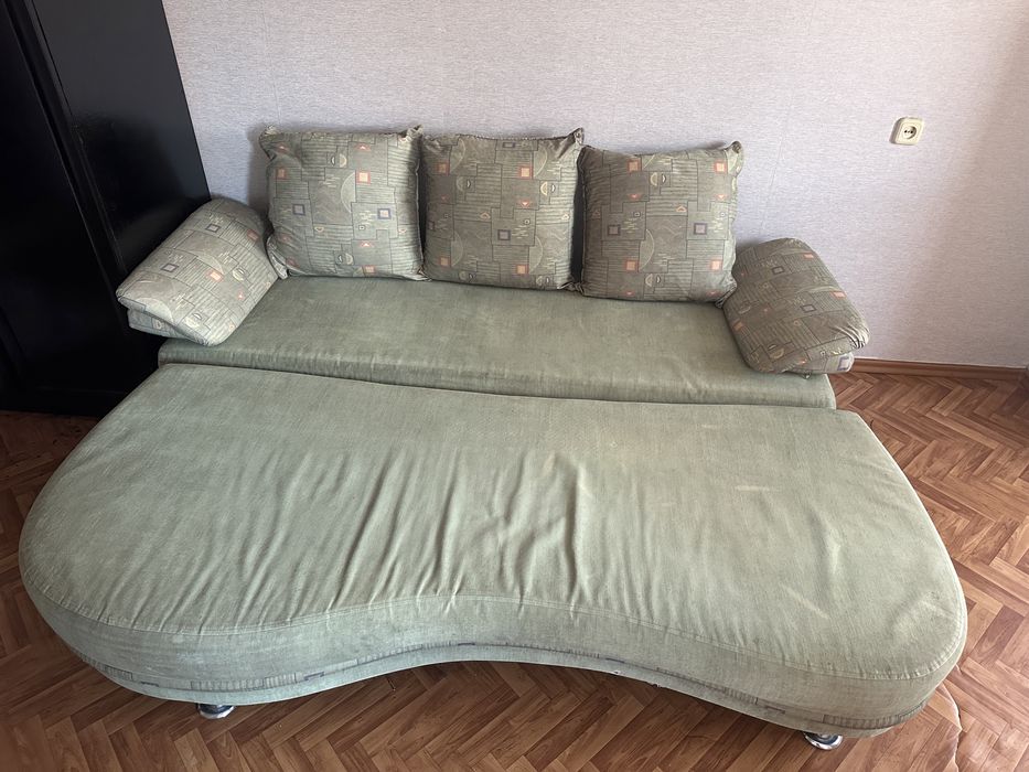 Продам диван . Цена 15.000тнг.