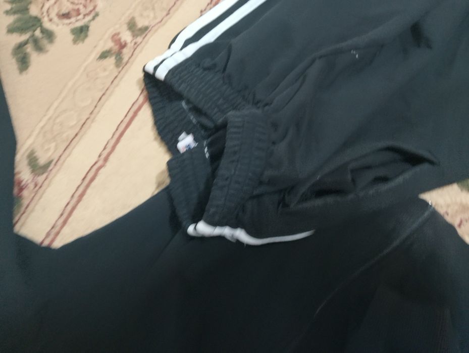 Продам спортивный костюм