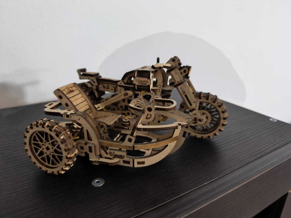 Colecție modele mecanice din lemn Ugears – 8 modele (asamblate)