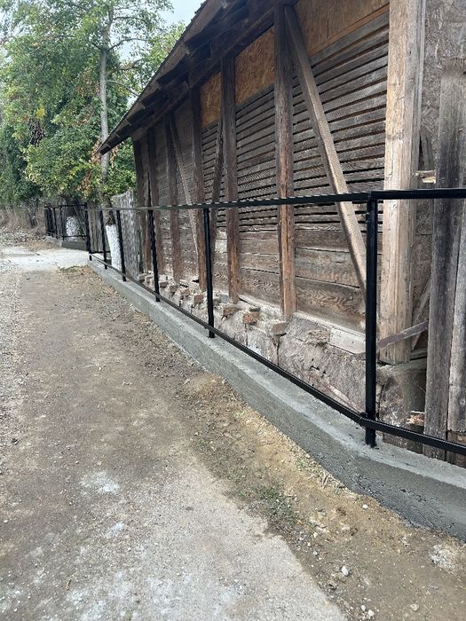 Construcții la roșu și finisaje