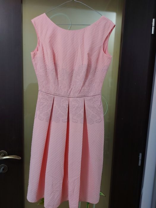 Rochie până la genunchi roz