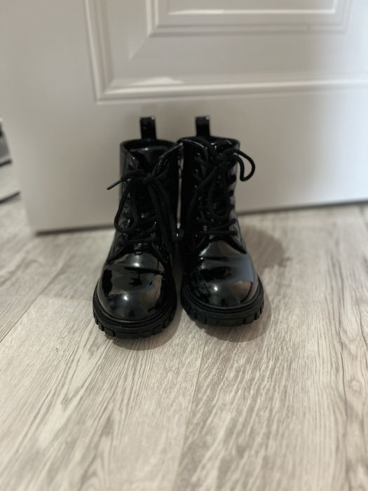 Продам ботинки весна, осень лакированные
