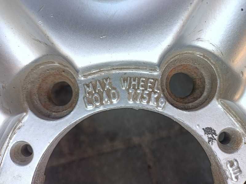 Продам оригинальные легкосплавные диски на Opel Frontera