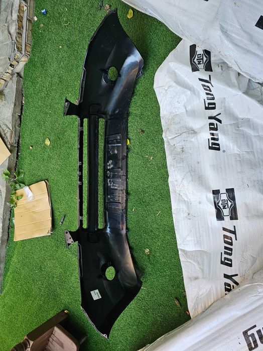 Бампер передний Toyota RAV4 2006