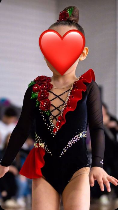 Продам купальник для худ гимнастики