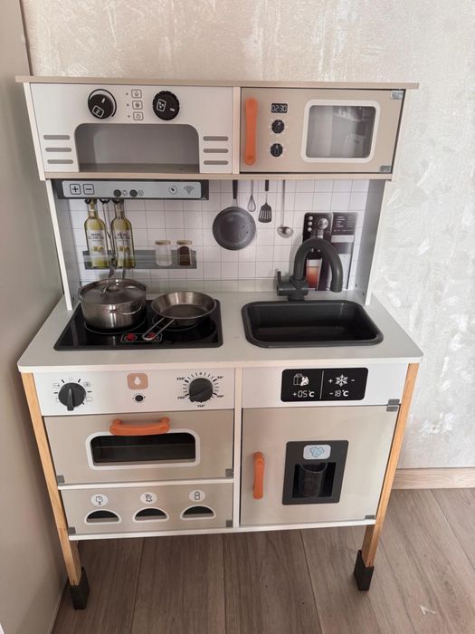 Деткая кухня деревянная