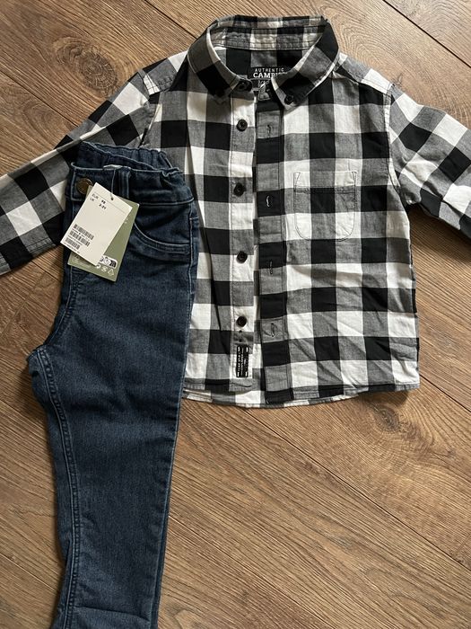 Джинсови гащеризони 92 размер-керемиден,две блузки-12 лв -обичан веднъ